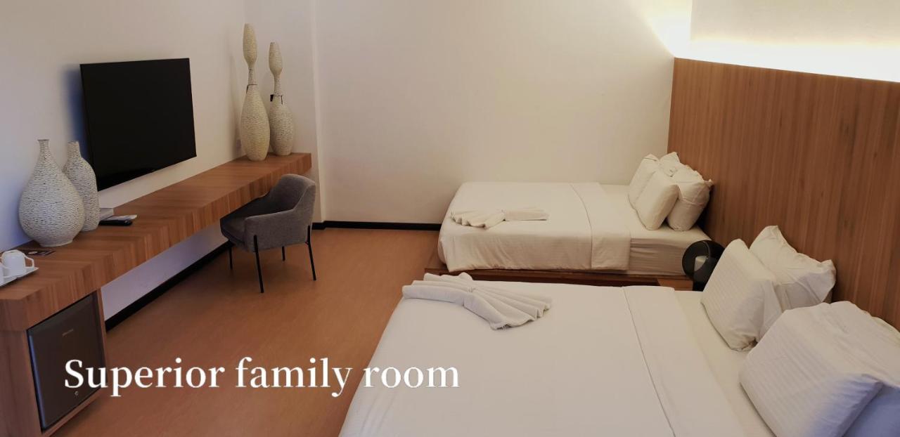 ลอต 33 บูทิก โฮเต็ล Hotel ปันไตเจอนัง ภายนอก รูปภาพ